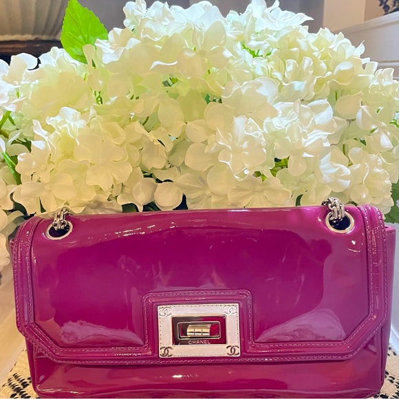 ❤️Chanel Mademoiselle Lock
Linked Bijoux Chain Flap❤️ - Picture 1 of 14